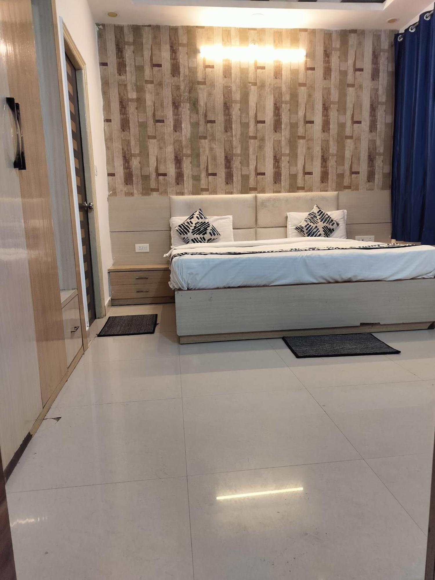 Kiara And Banquet Hotel Lucknow
