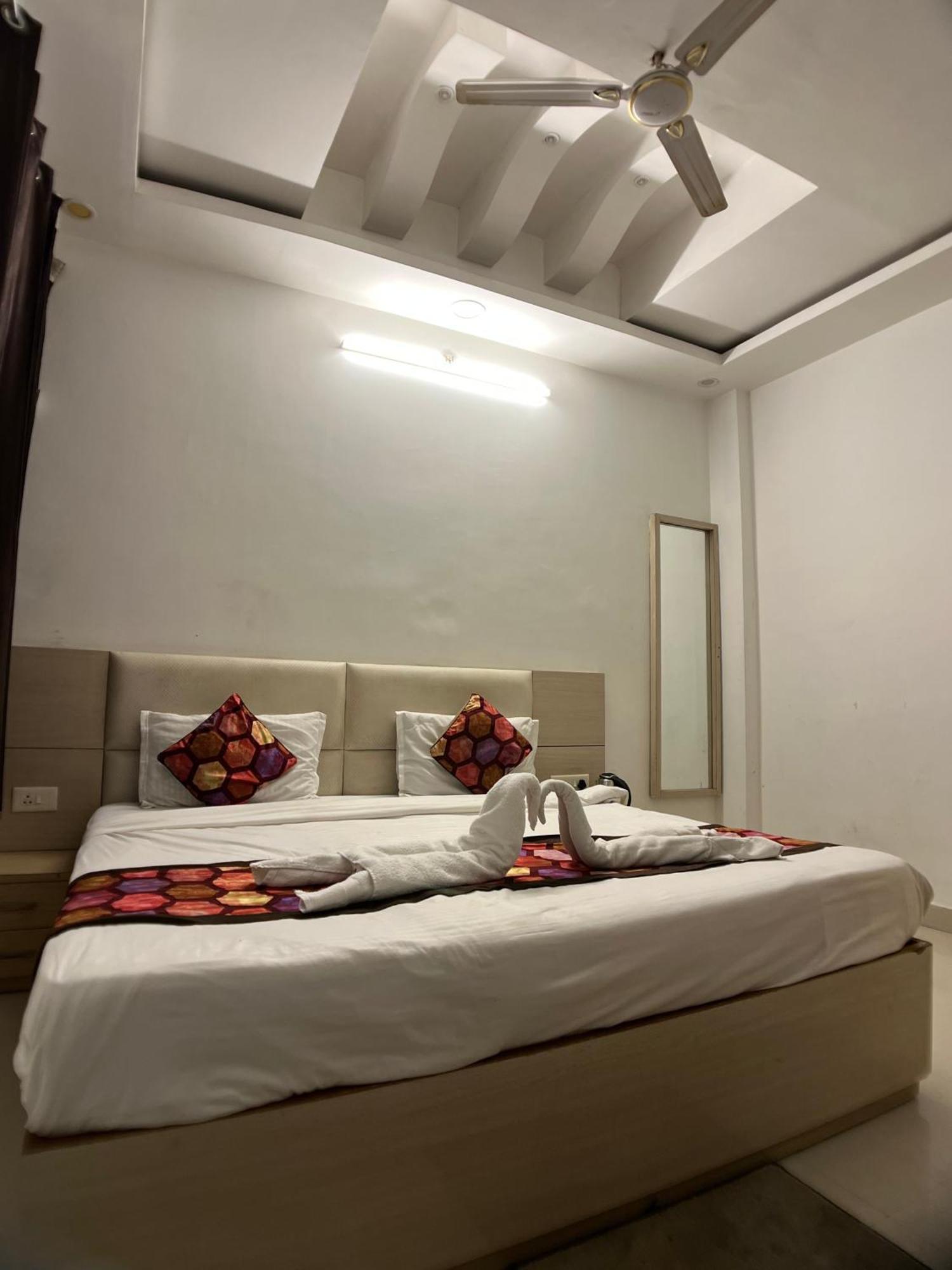Kiara And Banquet Hotel 3*