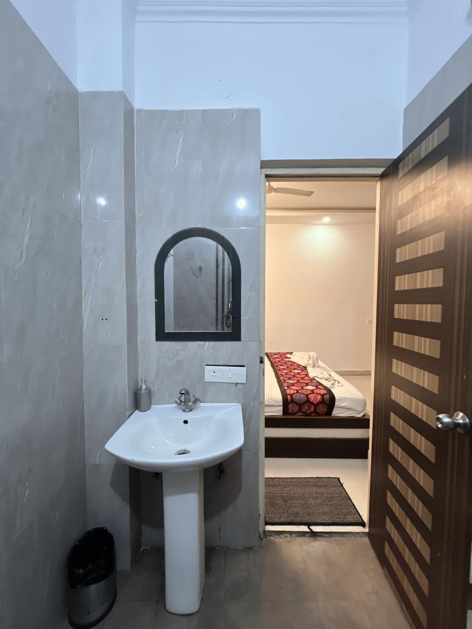 Hotel Kiara And Banquet 3*